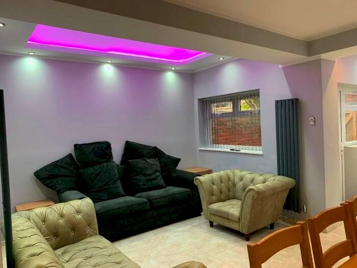 5 Bedroom Property To Rent In Osborne Avenue, Jesmond, Newcastle Upon Tyne, NE2