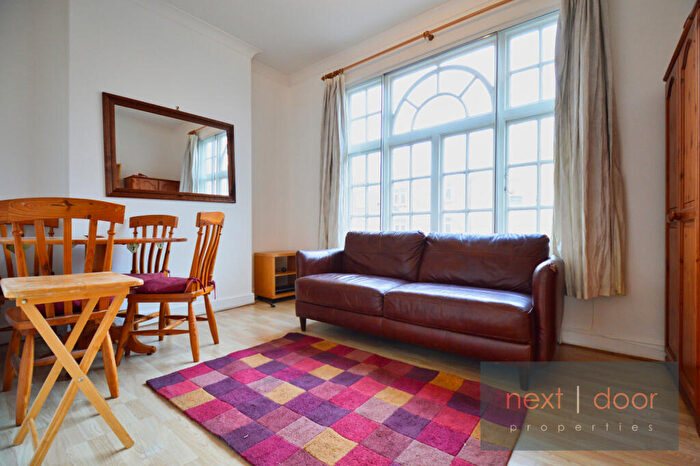 2 Bedroom Apartment To Rent In Camberwell New Road, Camberwell, SE5