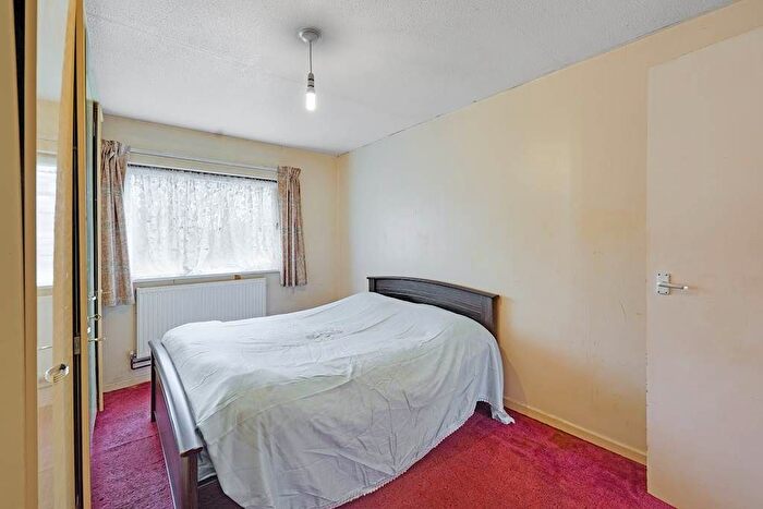 1 Bedroom Flat For Sale In Sycamore Close, London, E16