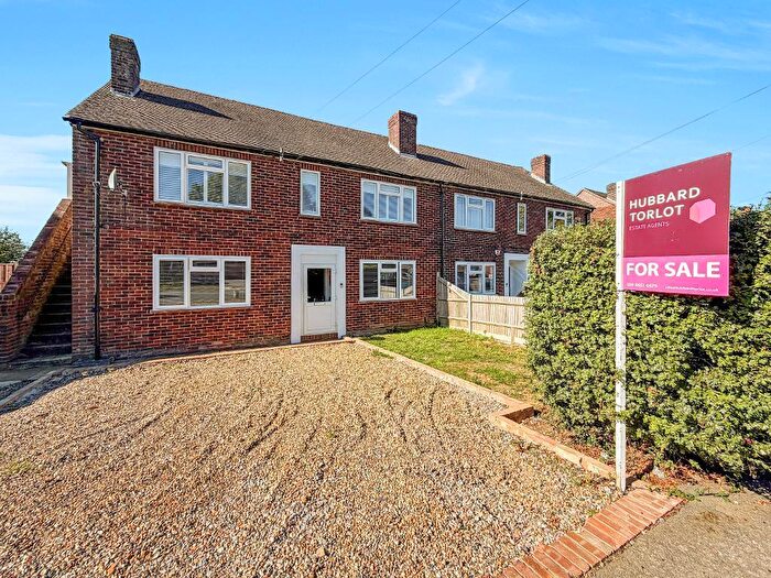 2 Bedroom Maisonette For Sale In Wentworth Way, Sanderstead, Surrey, CR2
