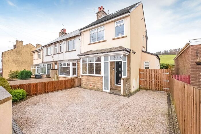 3 Bedroom End Terrace House For Sale In Hazel Grove, Linthwaite, Huddersfield, HD7