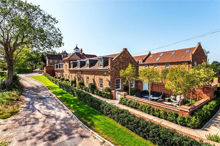 5 Bedroom Link Detached House To Rent In Horsham Road, Rudgwick, Horsham, West Sussex, RH12