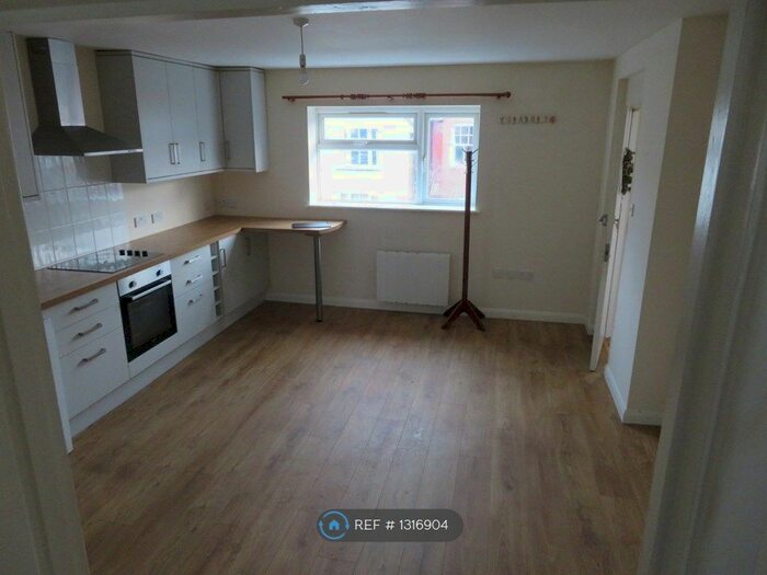 1 Bedroom Flat To Rent In Wolseley Road, Godalming GU7