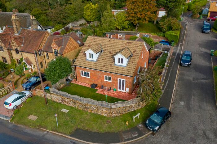 5 Bedroom Detached House For Sale In Knights Close, Great Brickhill, Buckinghamshire, MK17