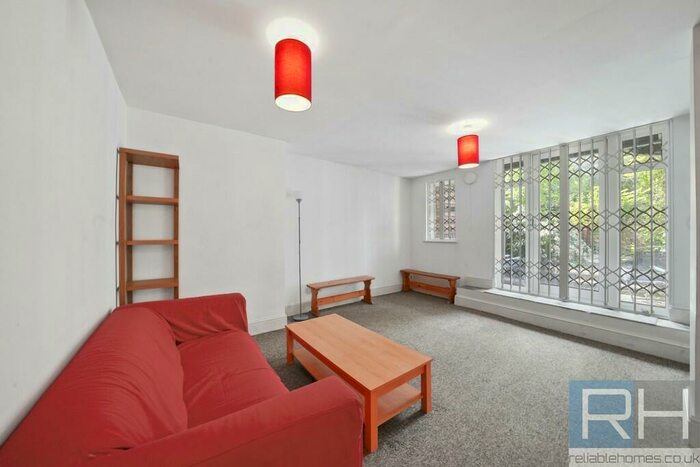 1 Bedroom Apartment To Rent In Camden Road, Holloway, London, N7