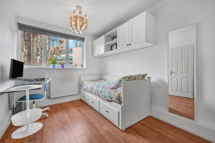 2 Bedroom Flat For Sale In Elm House, East Ferry Road, E14