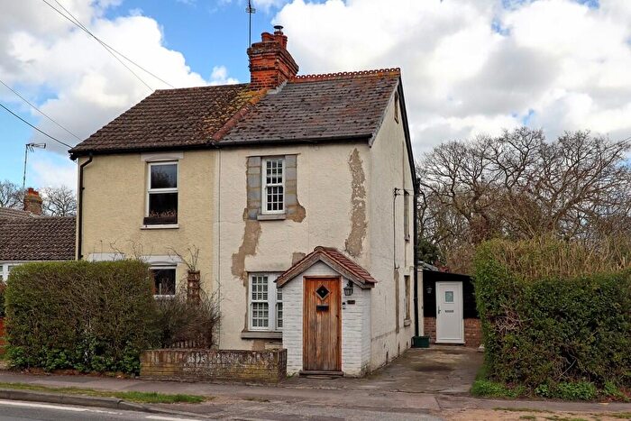 2 Bedroom Semi-Detached House For Sale In Daws Heath Road, SS7