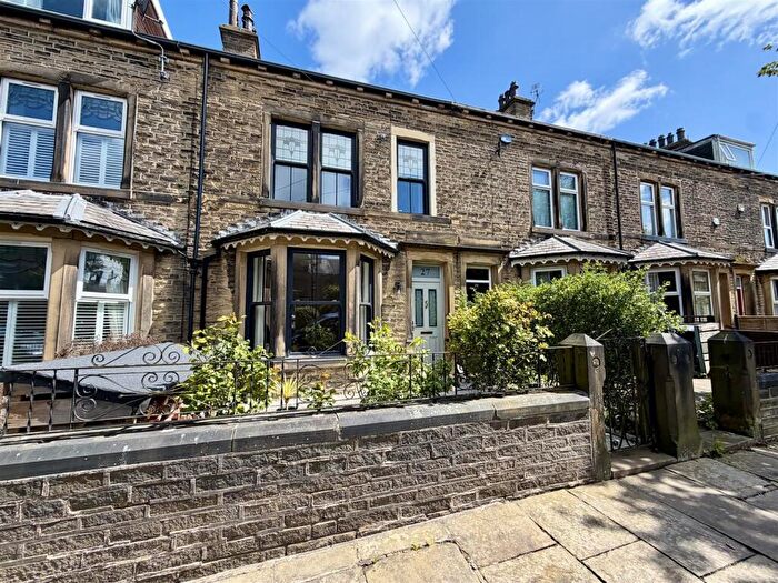 4 Bedroom Terraced House For Sale In St. Albans Avenue, Skircoat Green, Halifax, HX3