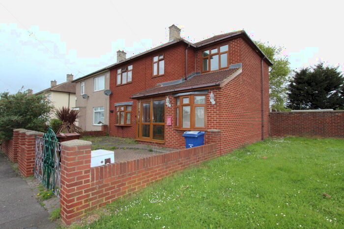 3 Bedroom House To Rent In , Harding Road, Chadwell St Mary, RM16