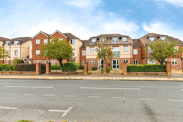 1 Bedroom Flat For Sale In Blackbridge Lane, Horsham, RH12