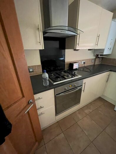 2 Bedroom Maisonette To Rent In Clarence Street, Southall UB2