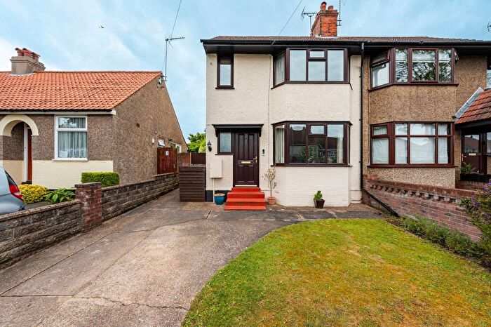 3 Bedroom Semi-detached House For Sale In Dell Road, Oulton Broad South, NR33