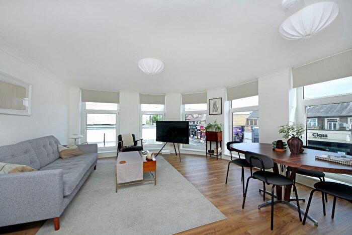 2 Bedroom Flat For Sale In Hartington Road, London, W13