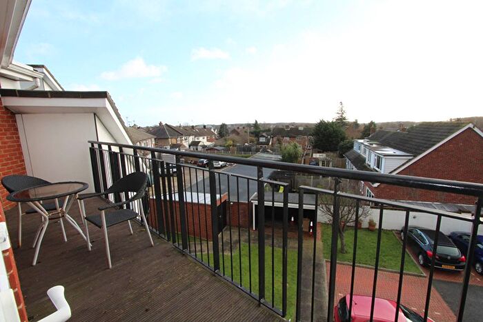 1 Bedroom Flat For Sale In Hart Road, Thundersley, SS7