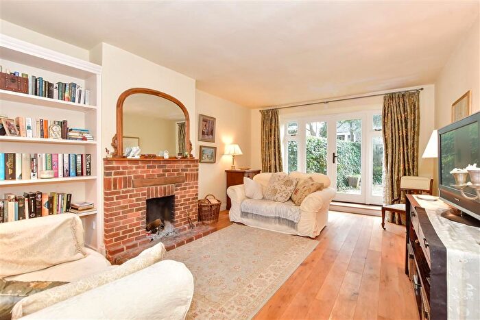 3 Bedroom Cottage For Sale In Compton, Chichester, PO18