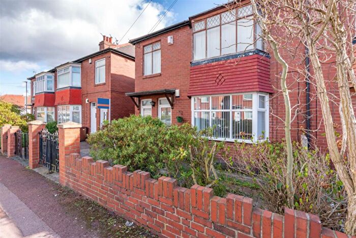 2 Bedroom Flat To Rent In Danby Gardens, Heaton, NE6