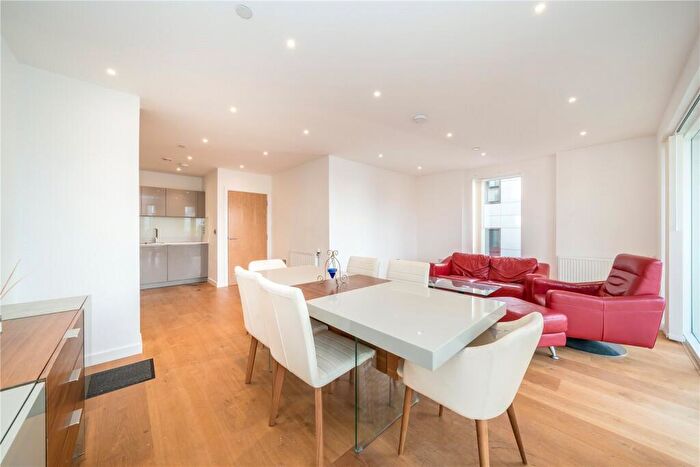 3 Bedroom Apartment To Rent In Turnberry Quay, London, E14
