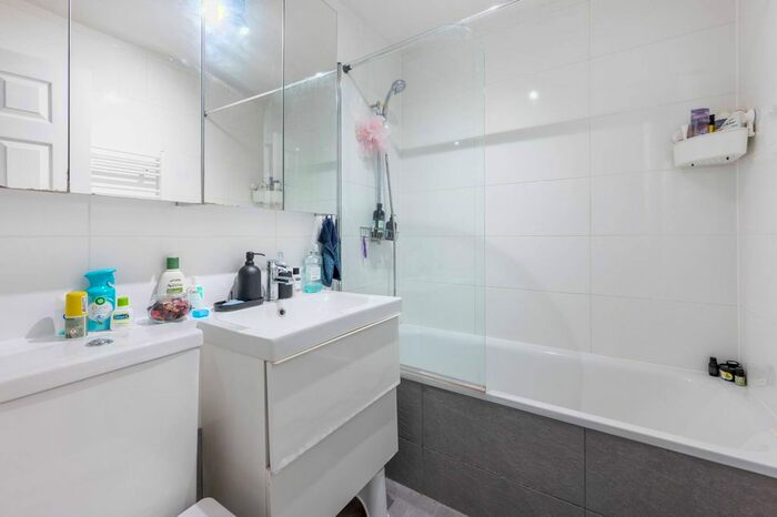 1 Bedroom Flat To Rent In Tavistock Crescent, Westbourne Park, London, W11