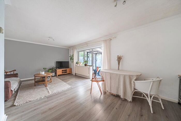 3 Bedroom Terraced House For Sale In Arnolds Way, Cirencester, GL7