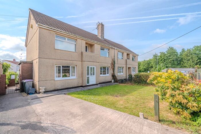 2 Bedroom Flat For Sale In Samsons Avenue, Varteg, Pontypool, NP4