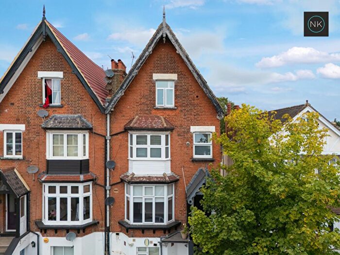 1 Bedroom Apartment To Rent In Grove Hill, London, Greater London, E18