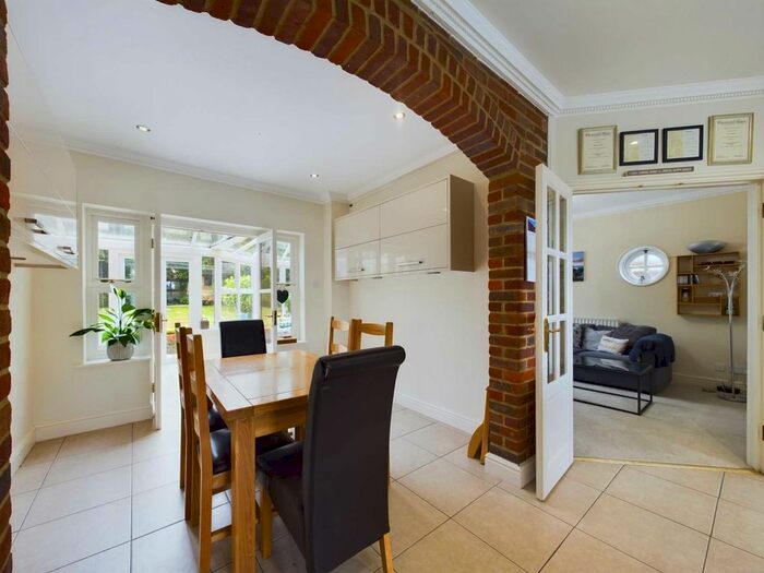 5 Bedroom Detached House For Sale In Stopps Orchard, Princes Risborough, HP27