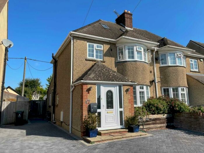 4 Bedroom Semi-Detached House To Rent In Springfield Oval, Witney, OX28