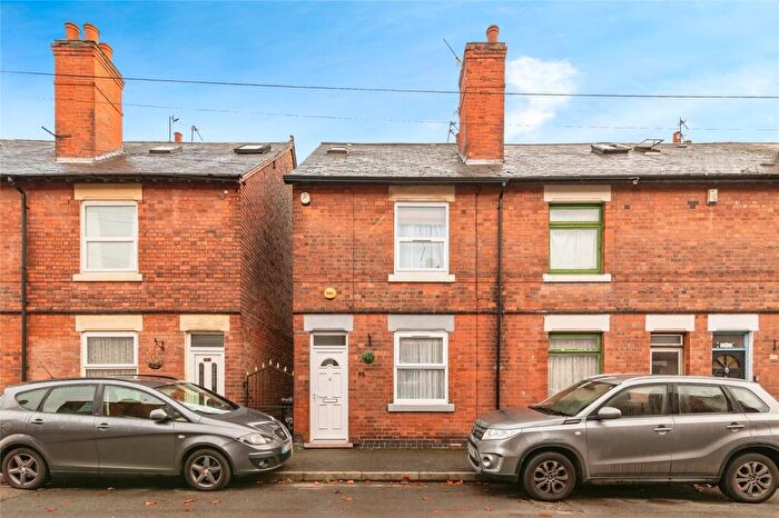 3 Bedroom End Of Terrace House For Sale In Glapton Road, Nottingham, Nottinghamshire, NG2