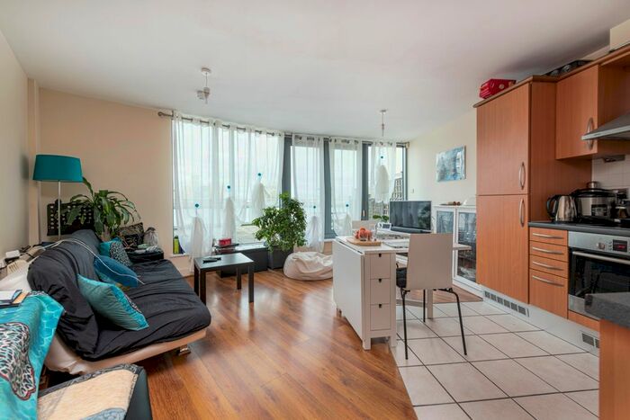 1 Bedroom Flat To Rent In Hardwicks Way, London SW18