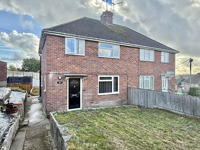 3 Bedroom Semi-Detached House For Sale In Milford Road, Yeovil, Somerset, BA21