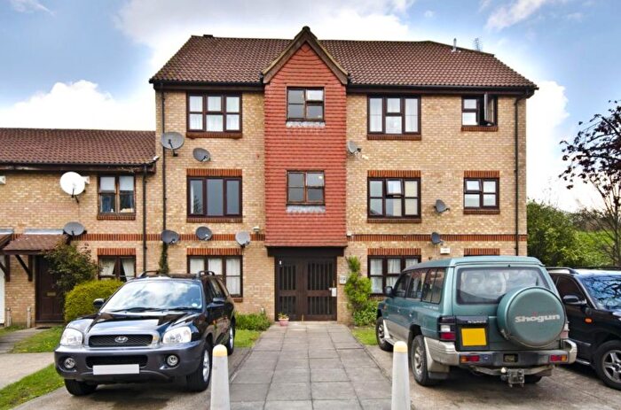 1 Bedroom Flat To Rent In Turnstone Close, Plaistow, E13