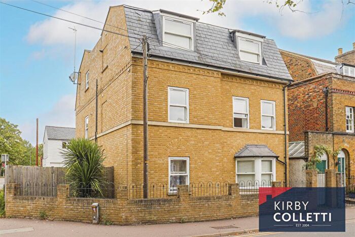 2 Bedroom Apartment To Rent In New Road, Ware, Hertfordshire, SG12