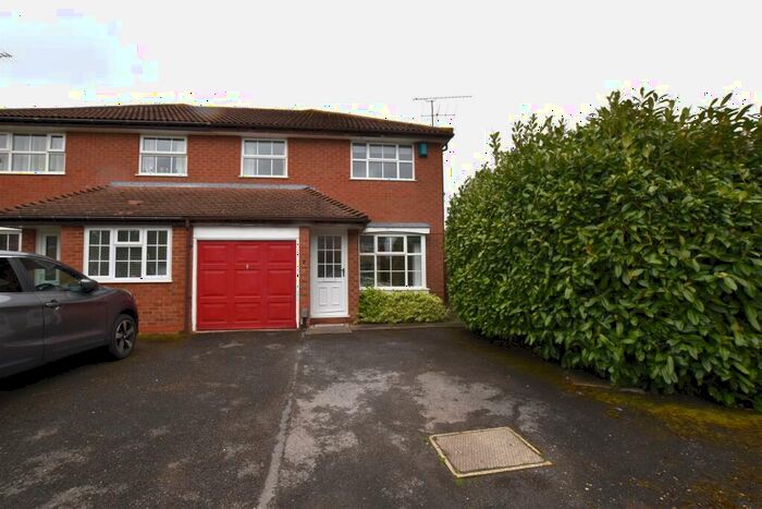 3 Bedroom Semi-Detached House To Rent In Rose Close, RG5
