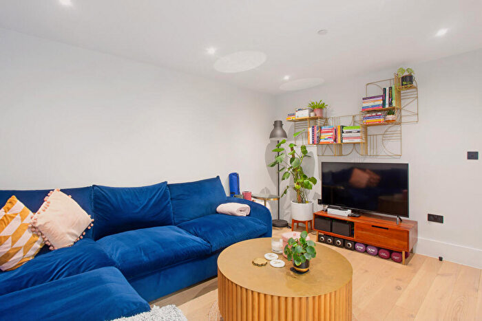 3 Bedroom Terraced House For Sale In Brandram Road, London, SE13