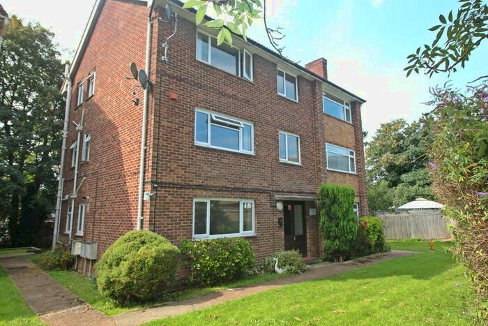 1 Bedroom Flat To Rent In Barnfield Court, Southampton, SO19