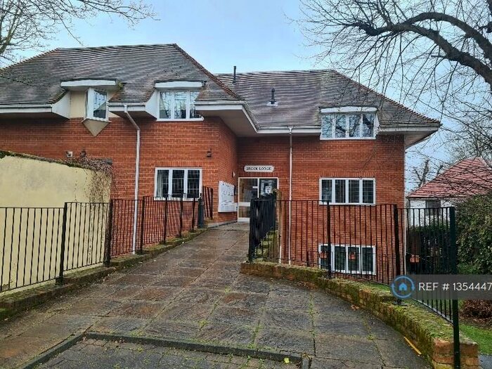 1 Bedroom Flat To Rent In Brook Lodge Rear Of, Ongar, CM5