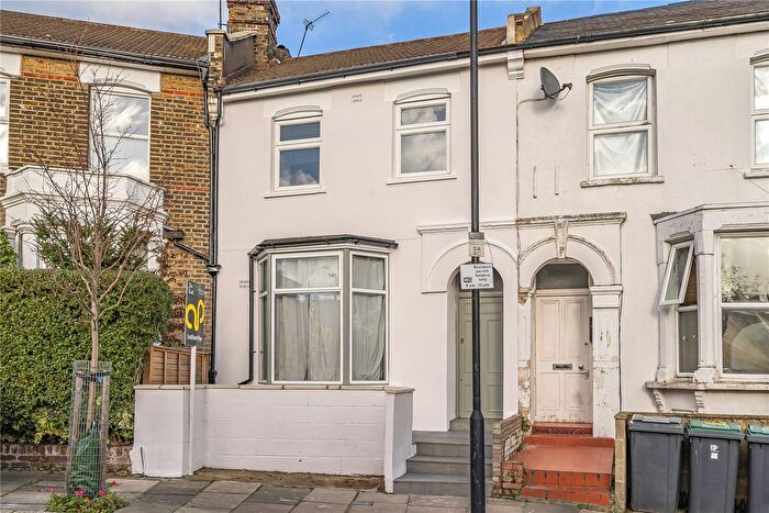 Studio To Rent In St. Albans Crescent, London, N22