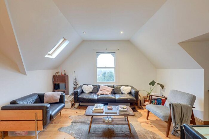 2 Bedroom Flat For Sale In Marmora Road, London, SE22