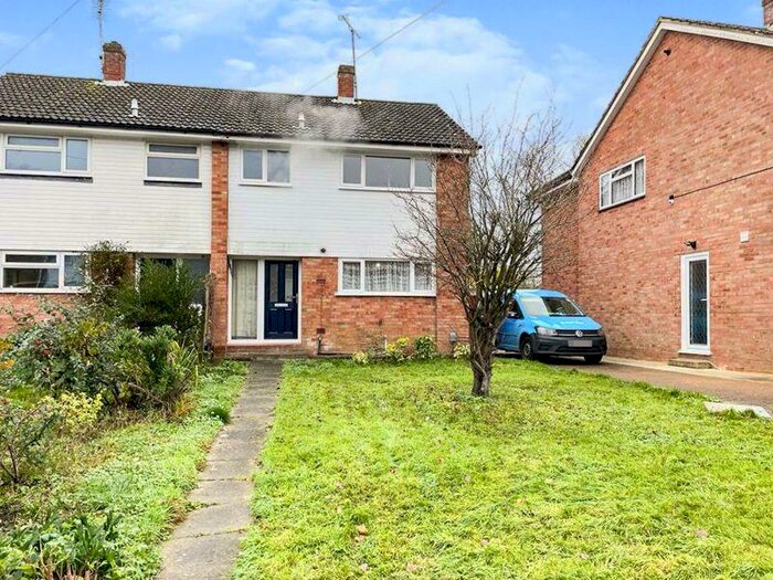 3 Bedroom Semi-Detached House To Rent In Green Way, Aldershot, GU12
