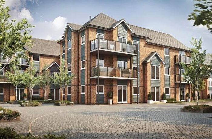 2 Bedroom Flat To Rent In Cadet Drive, Shirley, Solihull, West Midlands, B90