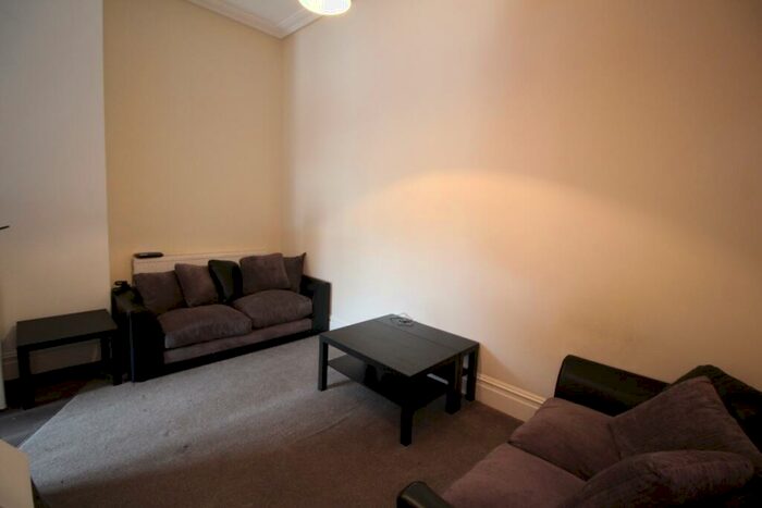 Flat To Rent In Elm Grove, Southsea, Hampshire, PO5