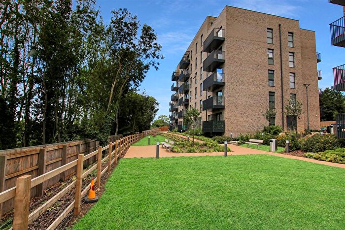 2 Bedroom Flat To Rent In Riverwell Close, Watford, WD18