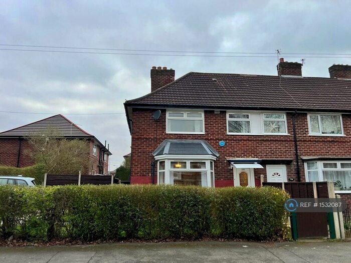 3 Bedroom End Of Terrace House To Rent In Broadoak Road, Manchester, M22