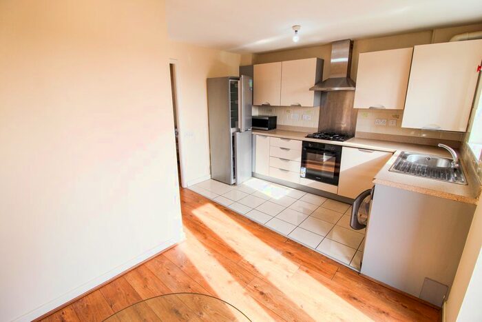 2 Bedroom Semi-Detached House To Rent In Shillingford Road, Manchester, M18