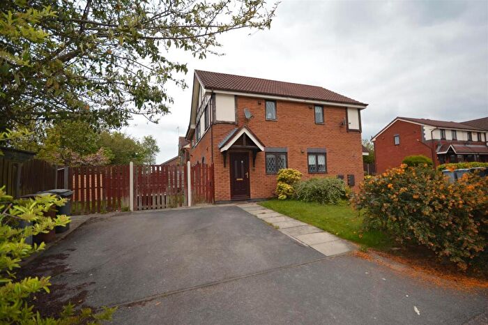 2 Bedroom Mews To Rent In Osborne Close, Ettiley Heath, CW11