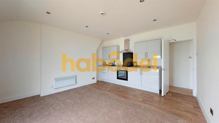 3 Bedroom Flat To Rent In Bright Crescent, Bridlington, YO15