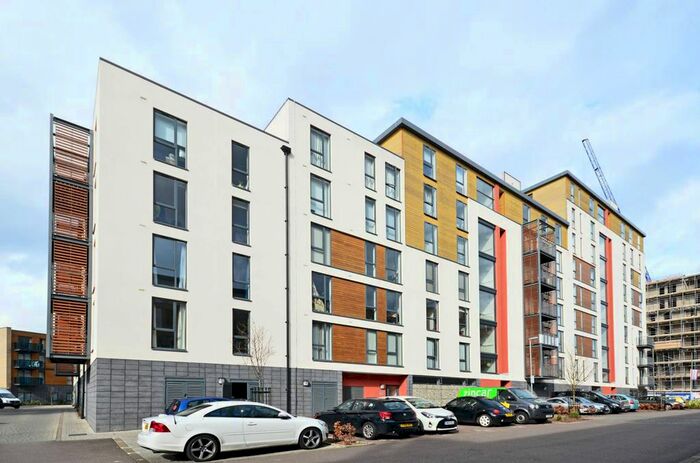 3 Bedroom Flat To Rent In Joslin Avenue, Colindale, London, NW9