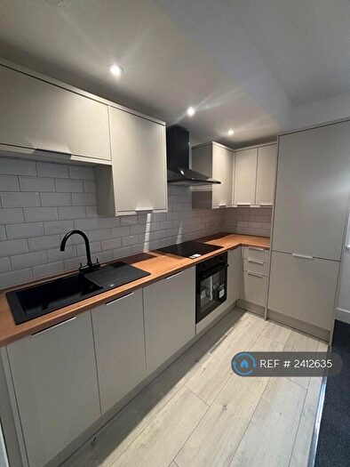 2 Bedroom Flat To Rent In Mains Road, Dundee, DD3