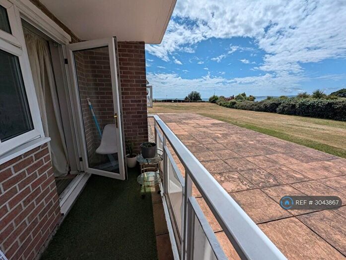 2 Bedroom Flat To Rent In Elizabeth Court, Bournemouth, BH1
