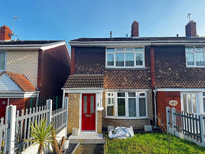 3 Bedroom End Terrace House To Rent In Millfield Avenue, Walsall, WS3
